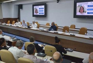 Presidente cubano reitera llamado a reanimar la economía y eliminar distorsiones.