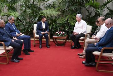 Recibe Díaz-Canel a presidente de la Autoridad de Inversiones de Omán. 