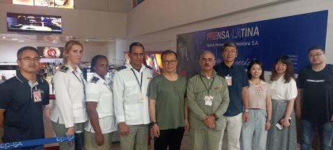 Visita Consejero Económico y Comercial de la Embajada de China instalaciones de la Aduana del Aeropuerto Internacional "José Martí". 
