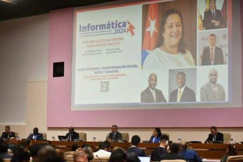  #Informática2024 | Sesiona panel de alto nivel "Las transformación digital, retos y desafíos".