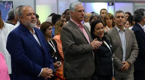 Presidente cubano asiste a apertura de la Feria Internacional de Informática 2024 e intercambia con participantes en Coloquio Patria