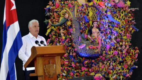 Díaz-Canel: “Nada más político y a la vez cultural. Eso es Casa de las Américas” Díaz-Canel: “Nada más político y a la vez cultural. Eso es Casa de las Américas”