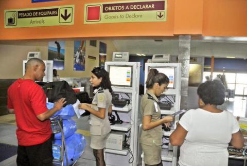 En reunión de balance anual de la Aduana de Cuba