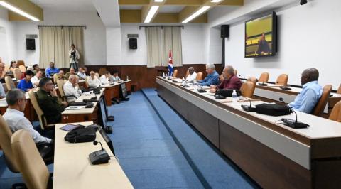 Consejo de Ministros presenta seis decretos leyes que actualizan las disposiciones jurídicas para actores económicos no estatales Consejo de Ministros presenta seis decretos leyes que actualizan las disposiciones jurídicas para actores económicos no estatales