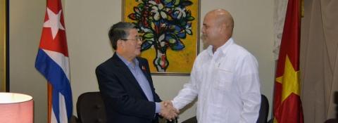 Llega a Cuba vicepresidente de la Asamblea Nacional de Vietnam Llega a Cuba vicepresidente de la Asamblea Nacional de Vietnam