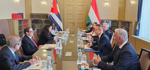 Canciller cubano afianza cooperación bilateral con Hungría en visita oficial 