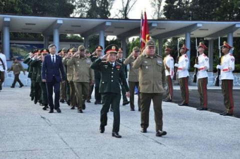 De visita en Cuba 🇨🇺, el coronel general Trinh Van Quyet