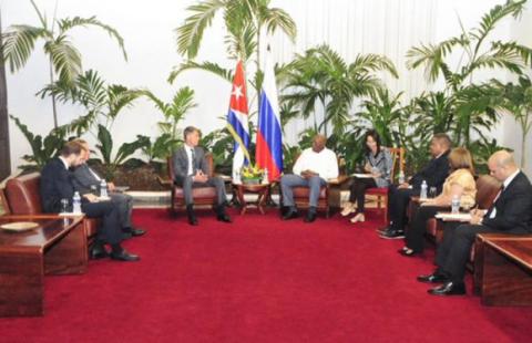 Vicepresidente cubano recibe al director del Servicio Federal de Alguaciles de Rusia