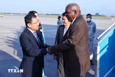 Esteban Lazo Hernández inicia visita a Vietnam Esteban Lazo Hernández inicia visita a Vietnam