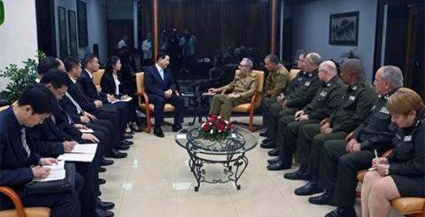 Recibe Raúl a Wang Xiaohong, consejero de Estado y ministro de Seguridad Pública de China Recibe Raúl a Wang Xiaohong, consejero de Estado y ministro de Seguridad Pública de China