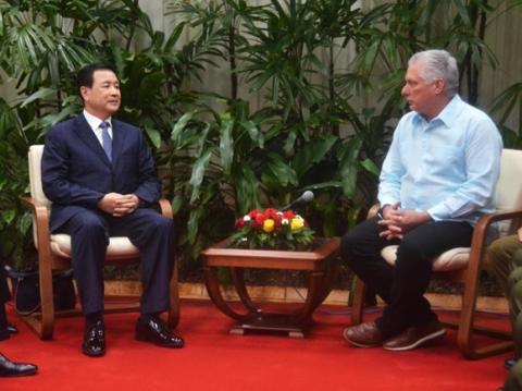 Cuba y China: relaciones históricas y en ascenso Cuba y China: relaciones históricas y en ascenso
