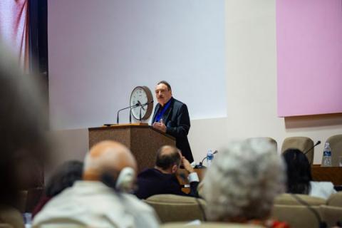  Ignacio Ramonet: “La información y la verdad están en crisis”  