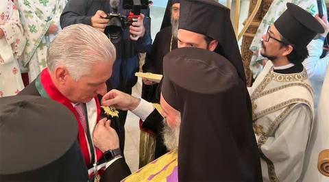 Recibe Díaz-Canel Orden del Patriarca Ecuménico Bartolomeo como reconocimiento al apoyo cubano a la Iglesia ortodoxa griega Recibe Díaz-Canel Orden del Patriarca Ecuménico Bartolomeo como reconocimiento al apoyo cubano a la Iglesia ortodoxa griega