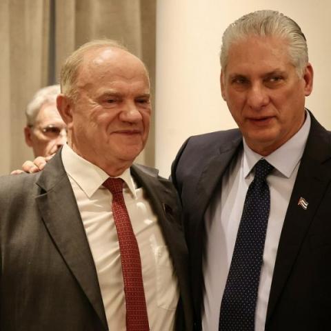 Cuba condecora con Orden de la Solidaridad a líder comunista ruso Guennadi A. Ziugánov