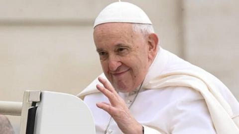 Díaz-Canel traslada votos por salud del Papa Francisco tras caída que llevó a inmovilizarle un brazo Díaz-Canel traslada votos por salud del Papa Francisco tras caída que llevó a inmovilizarle un brazo