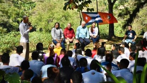 Reflexiones sobre historia y unidad en el encuentro entre Díaz-Canel y jóvenes cubanos Reflexiones sobre historia y unidad en el encuentro entre Díaz-Canel y jóvenes cubanos