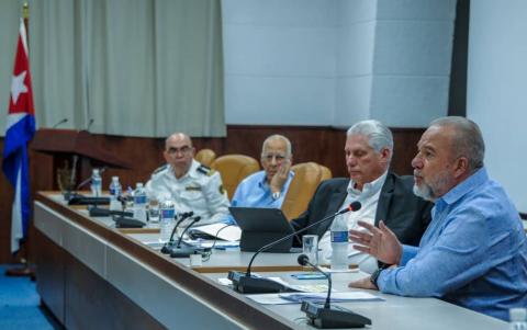 "Que la rica experiencia y las convicciones revolucionarias sigan defendiendo las fronteras de Cuba" "Que la rica experiencia y las convicciones revolucionarias sigan defendiendo las fronteras de Cuba"