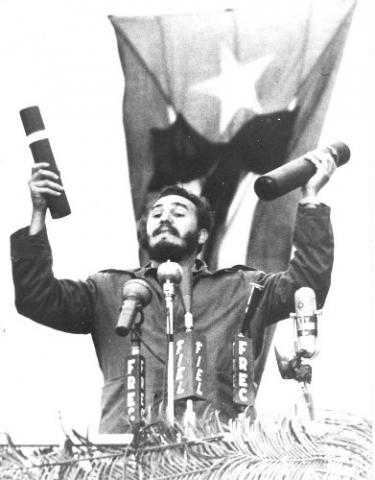 Fidel Castro: "La Revolución no se detendrá, la Revolución no retrocederá, la Revolución seguirá adelante victoriosamente"