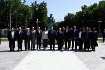 Primer Ministro, junto a la delegación