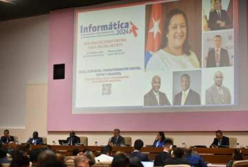 #Informática2024 | Sesiona panel de alto nivel "Las transformación digital, retos y desafíos".