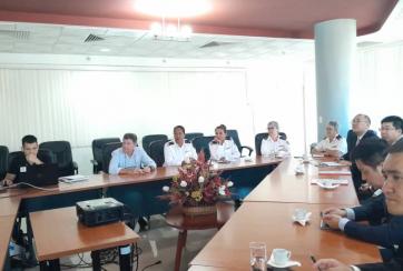 intercambio de experiencias con la delegación de la Aduana China,en la Terminal de Contenedores del Mariel