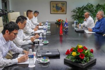 Primer ministro cubano se reúne con embajadores de China, Vietnam y Japón