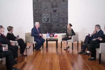 Regresa Díaz-Canel a Cuba tras participar en investidura de Sheinbaum.