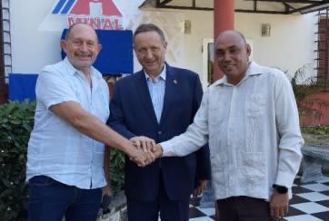 Cuba agradece donativo de Gobierno eslovaco durante acto en sede del Minal 