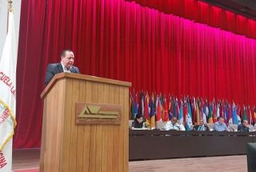 Destacan valores de la medicina cubana en Congreso Internacional de Egresados de la ELAM