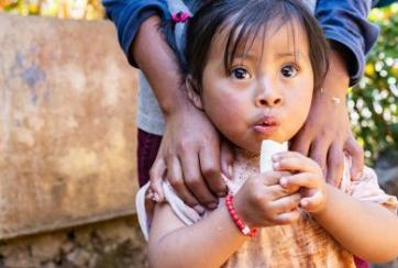 La infancia enfrenta una nueva era de amenazas y retos, advierte la ONU