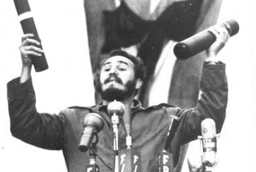Fidel Castro: "La Revolución no se detendrá, la Revolución no retrocederá, la Revolución seguirá adelante victoriosamente"
